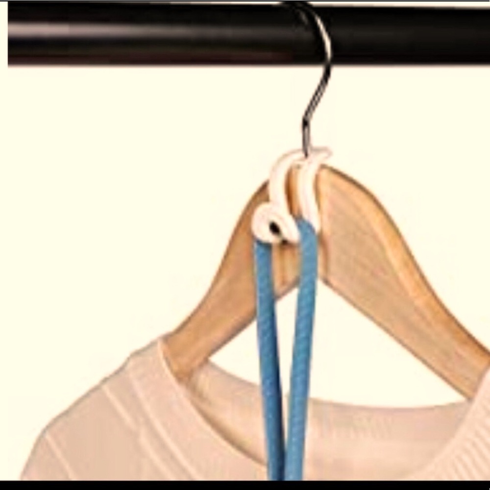 Joy Mangano Huggable Hangers Cascading Hooks. 14pc